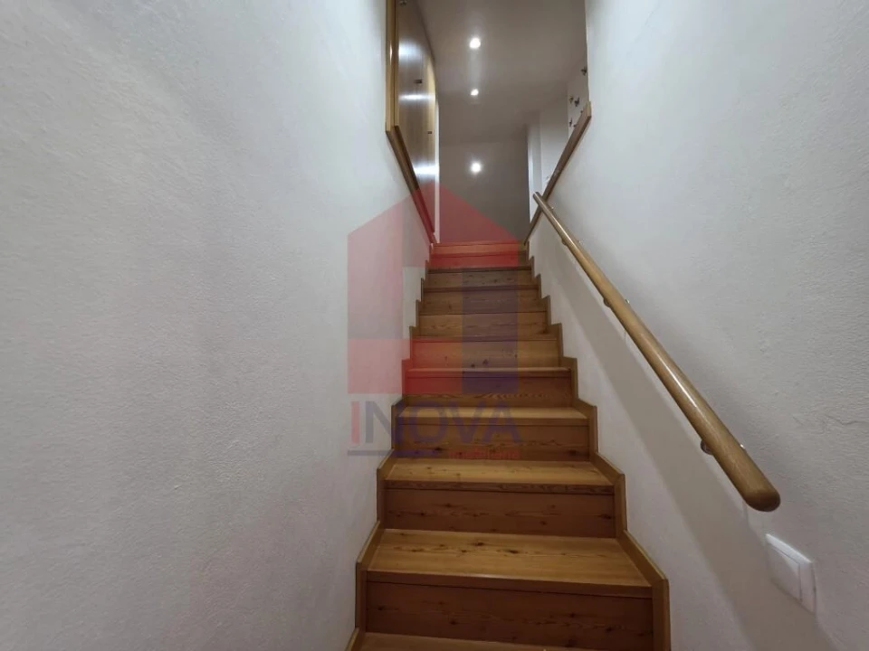 Moradia T4 para Venda em Sabariz Foto 32