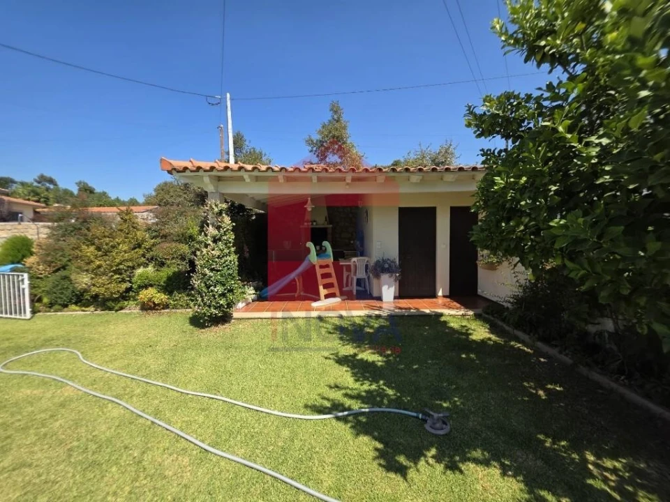 Moradia T4 para Venda em Sabariz Foto 58