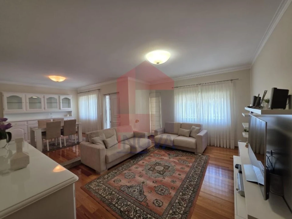 Moradia T4 para Venda em Sabariz Foto 13