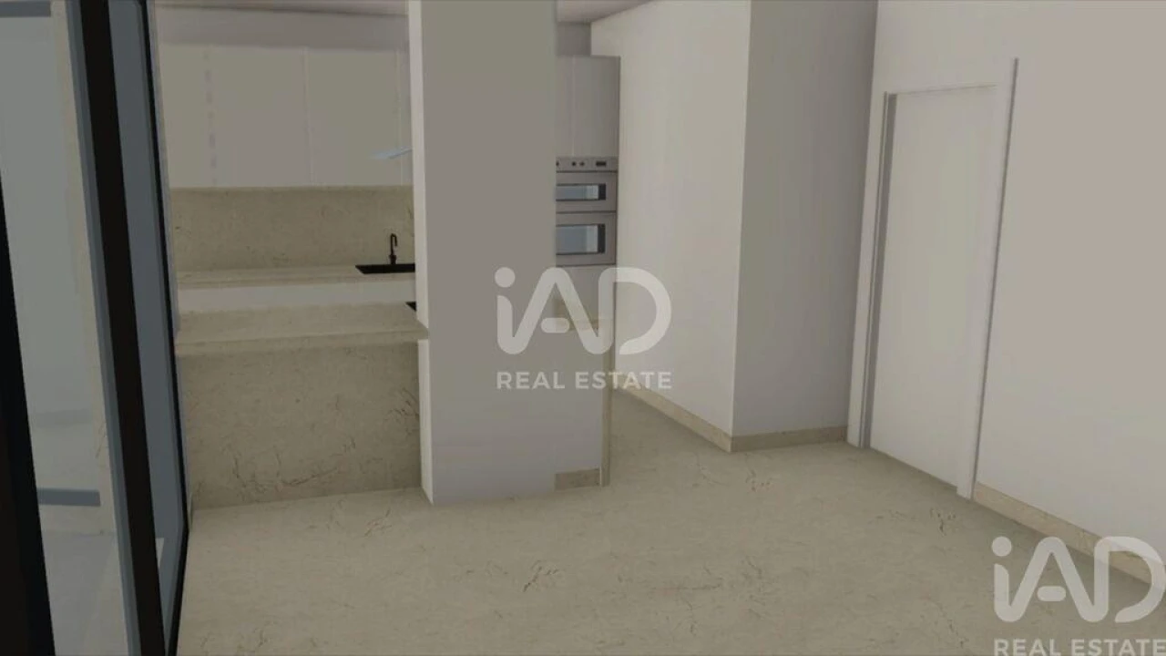 Apartamento T1 para Venda em Quelfes Foto 1