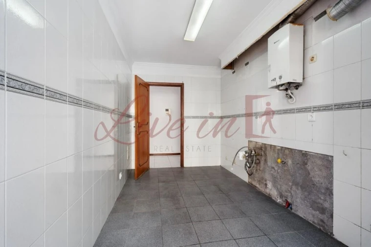 Apartamento T3 para Venda em São Martinho Foto 3