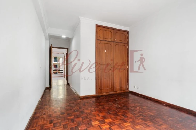 Apartamento T3 para Venda em São Martinho Foto 11