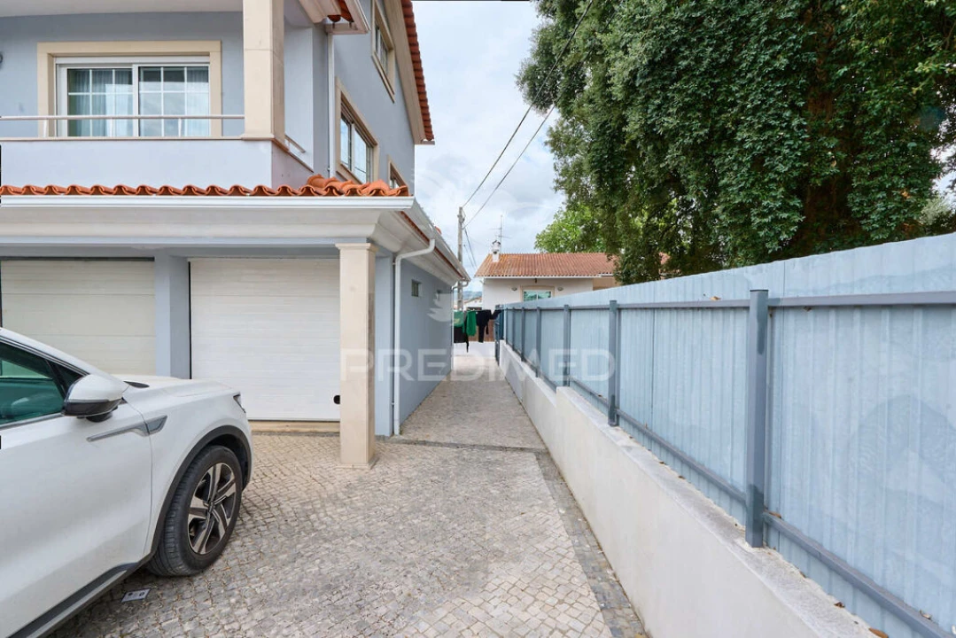 Moradia T4 para Venda em Batalha Foto 7