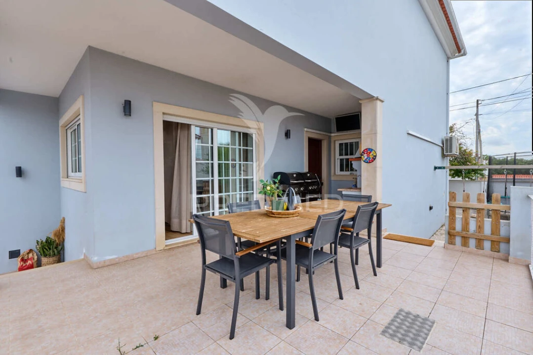 Moradia T4 para Venda em Batalha Foto 4