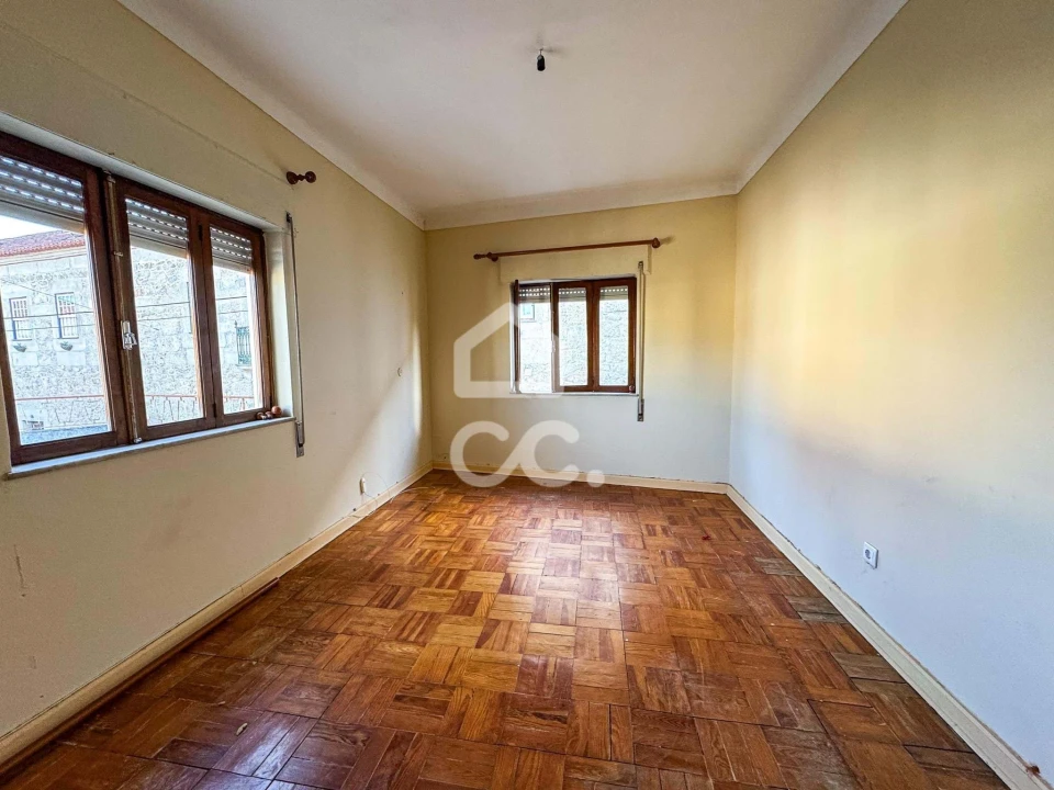 Moradia T3 para Venda em Abraveses Foto 17
