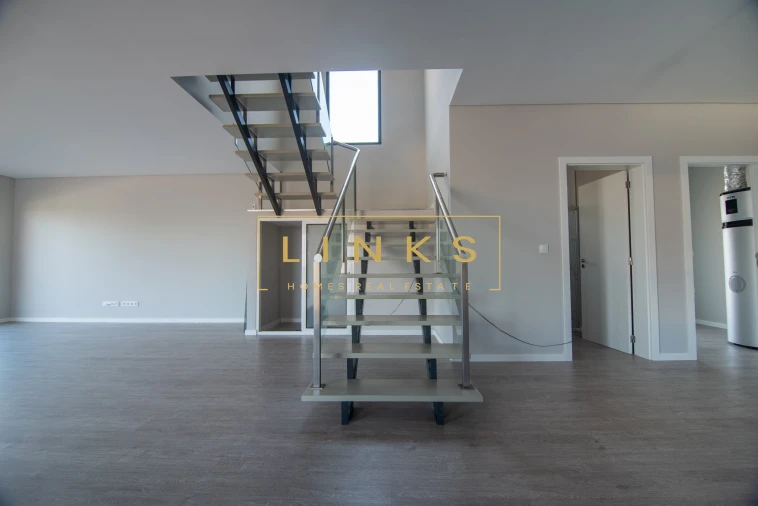 Moradia T3 para Venda em São Roque Foto 6