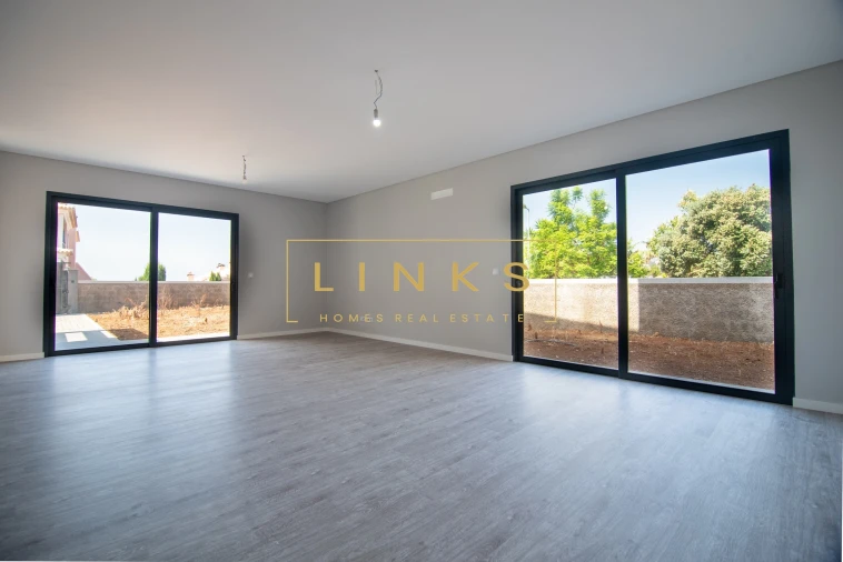 Moradia T3 para Venda em São Roque Foto 8