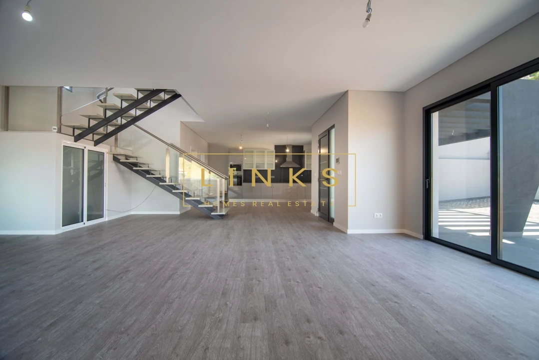 Moradia T3 para Venda em São Roque Foto 9