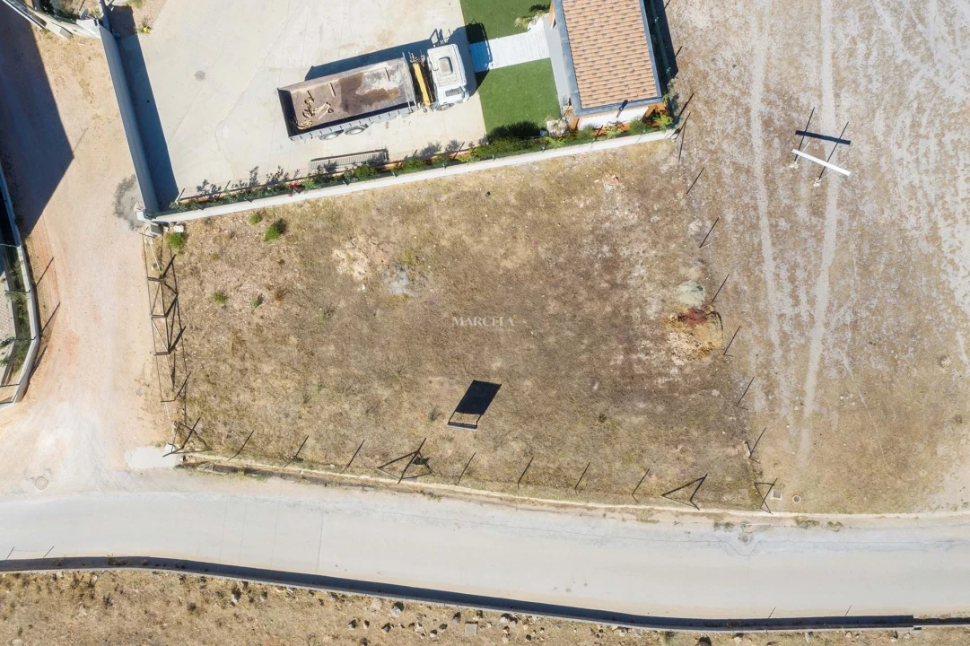 Terreno para Venda em Lagos (São Sebastião e Santa Maria) Foto 1