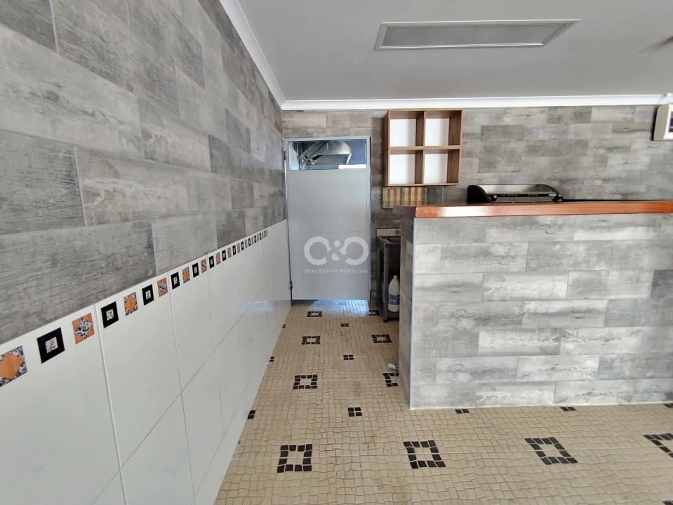 Negócio para Venda em Lagos (São Sebastião e Santa Maria) Foto 6