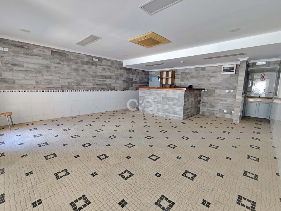 Negócio para Venda em Lagos (São Sebastião e Santa Maria) Foto 2