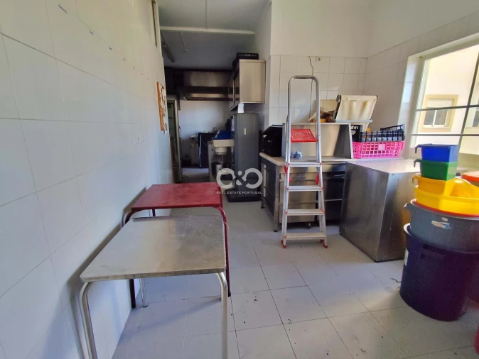 Negócio para Venda em Lagos (São Sebastião e Santa Maria) Foto 16