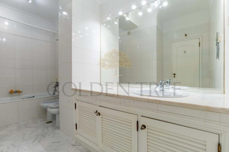 Apartamento T3 para Venda em Quarteira Foto 19