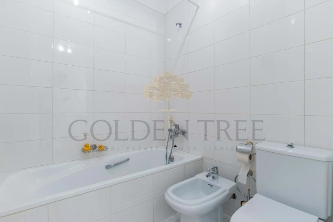Apartamento T3 para Venda em Quarteira Foto 20