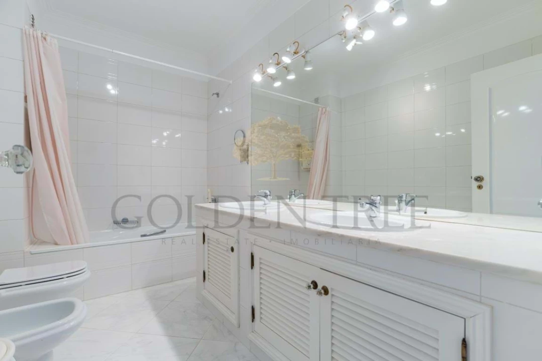 Apartamento T3 para Venda em Quarteira Foto 30