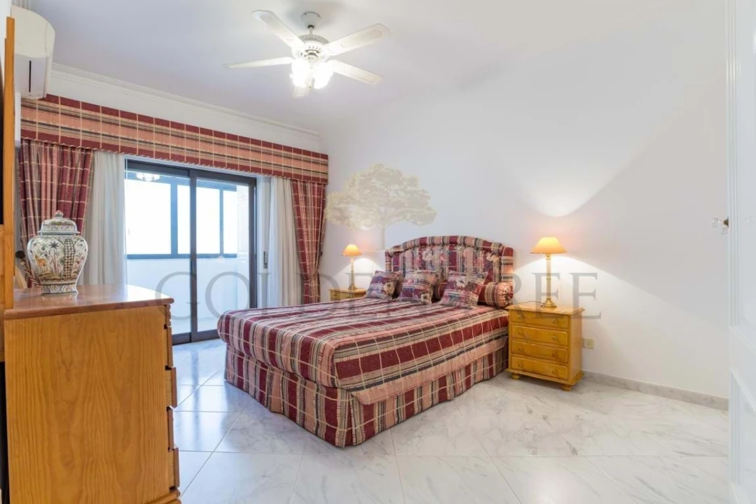 Apartamento T3 para Venda em Quarteira Foto 31