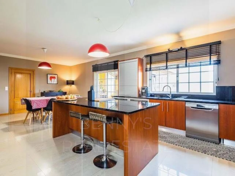 Moradia T4 para Venda em Bidoeira de Cima Foto 22