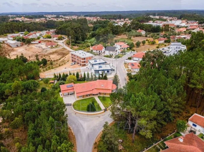 Moradia T4 para Venda em Bidoeira de Cima Foto 4