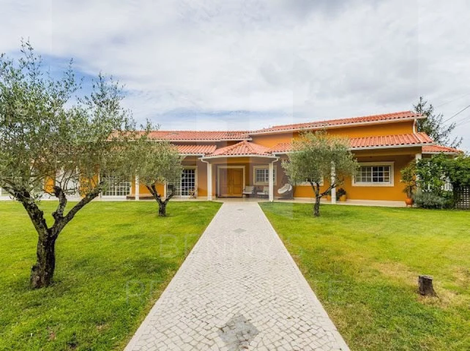 Moradia T4 para Venda em Bidoeira de Cima Foto 1