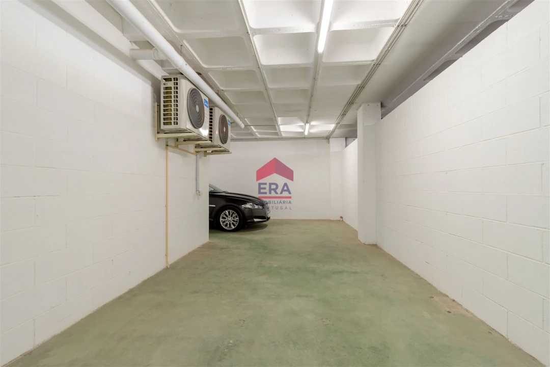 Apartamento T4 para Venda em Olhão Foto 40