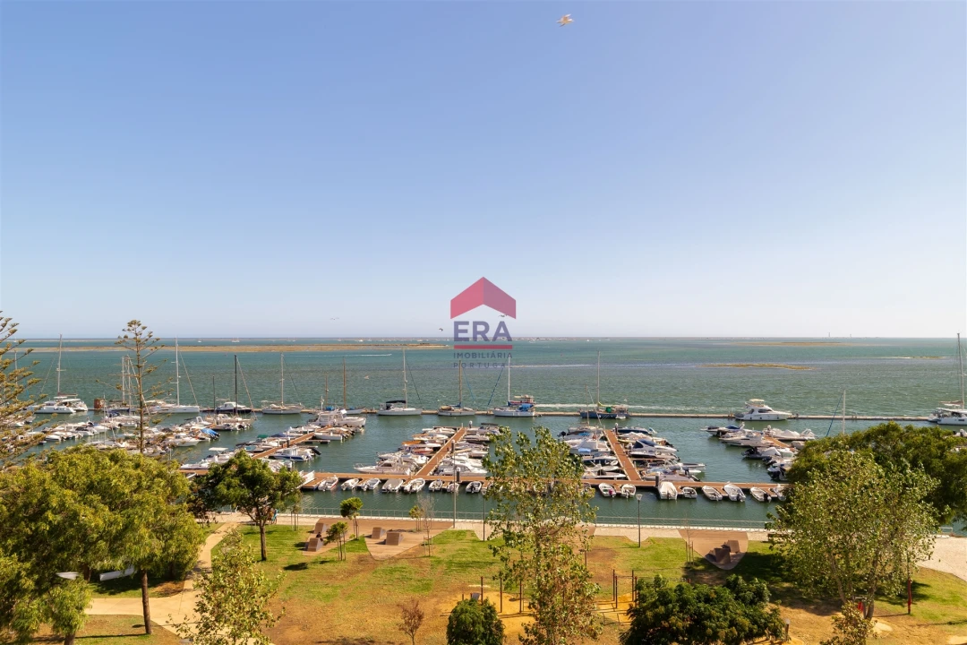 Apartamento T4 para Venda em Olhão Foto 55