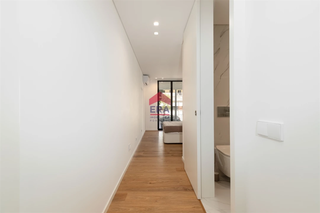 Apartamento T4 para Venda em Olhão Foto 14