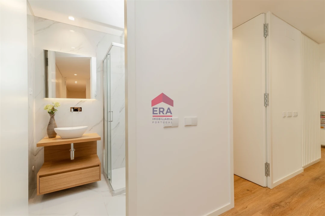 Apartamento T4 para Venda em Olhão Foto 4