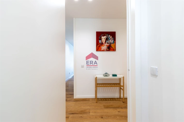 Apartamento T4 para Venda em Olhão Foto 13