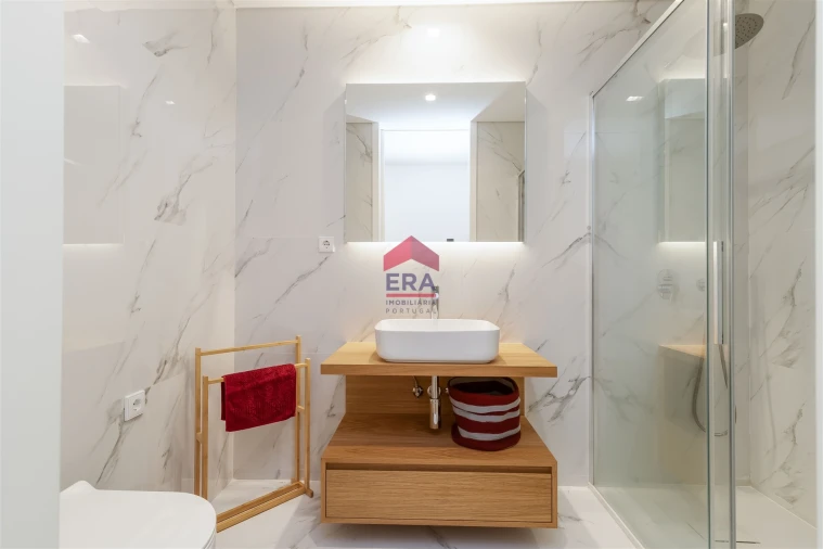 Apartamento T4 para Venda em Olhão Foto 15