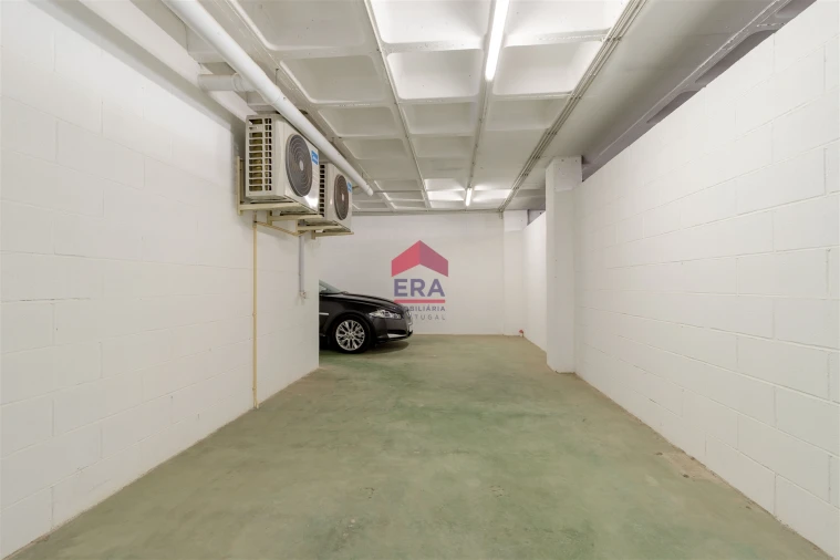 Apartamento T4 para Venda em Olhão Foto 40