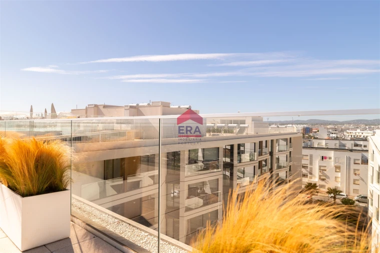 Apartamento T4 para Venda em Olhão Foto 54