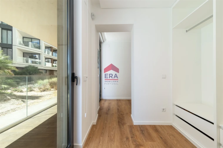 Apartamento T4 para Venda em Olhão Foto 11