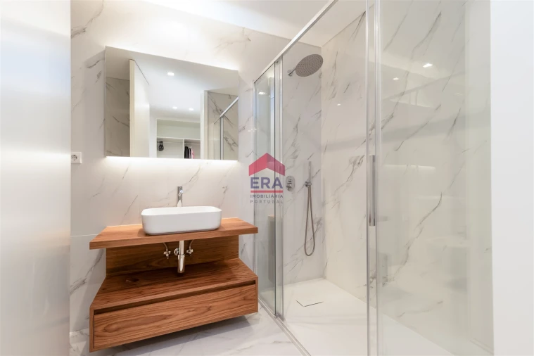 Apartamento T4 para Venda em Olhão Foto 23