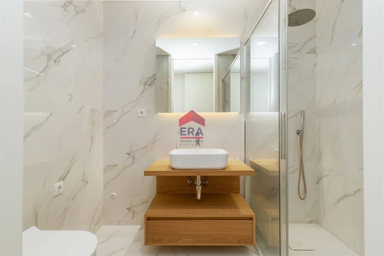 Apartamento T4 para Venda em Olhão Foto 22