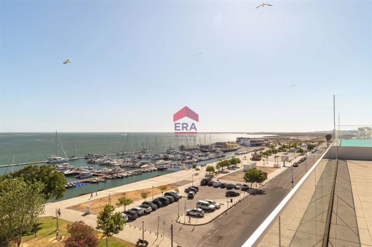 Apartamento T4 para Venda em Olhão Foto 56