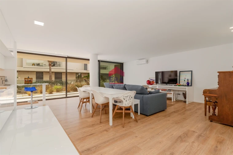 Apartamento T4 para Venda em Olhão Foto 27