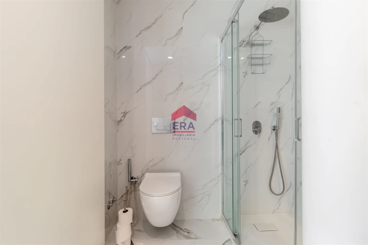 Apartamento T4 para Venda em Olhão Foto 10