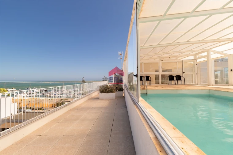 Apartamento T4 para Venda em Olhão Foto 48