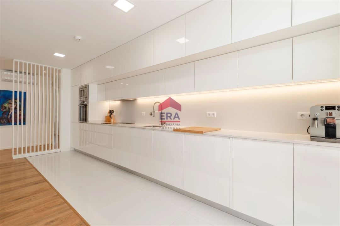 Apartamento T4 para Venda em Olhão Foto 29