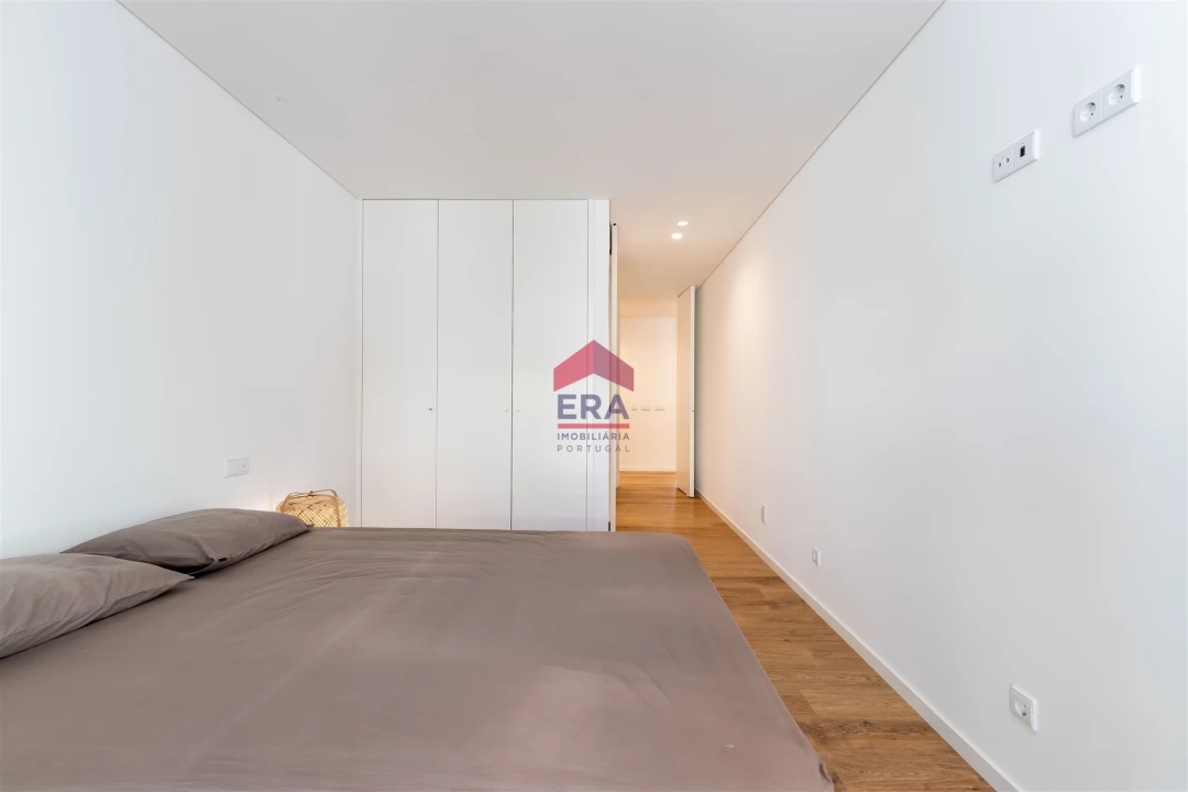 Apartamento T4 para Venda em Olhão Foto 17