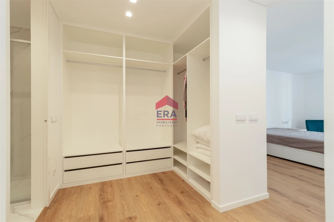 Apartamento T4 para Venda em Olhão Foto 24