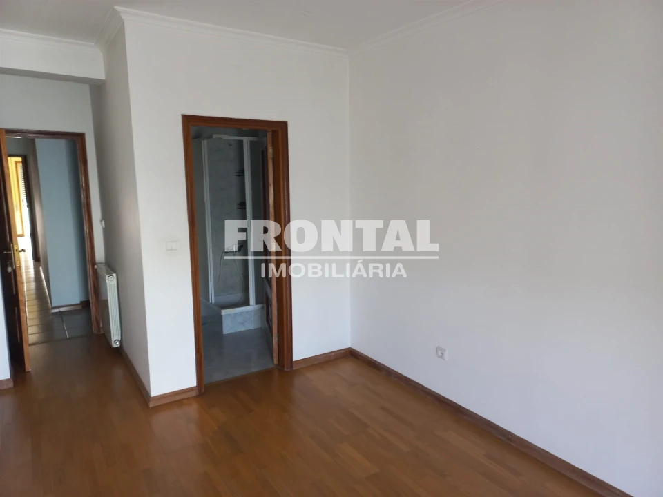 Apartamento T4 para Venda em Valpaços e Sanfins Foto 14