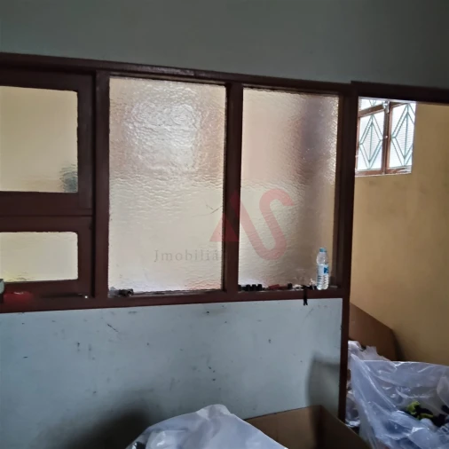 Armazém para Venda em Regadas Foto 7