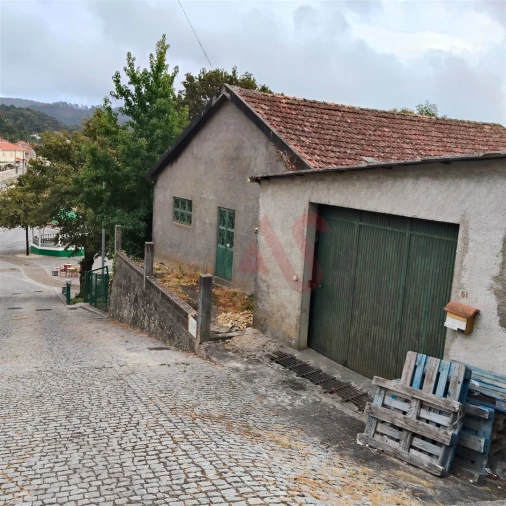Armazém para Venda em Regadas