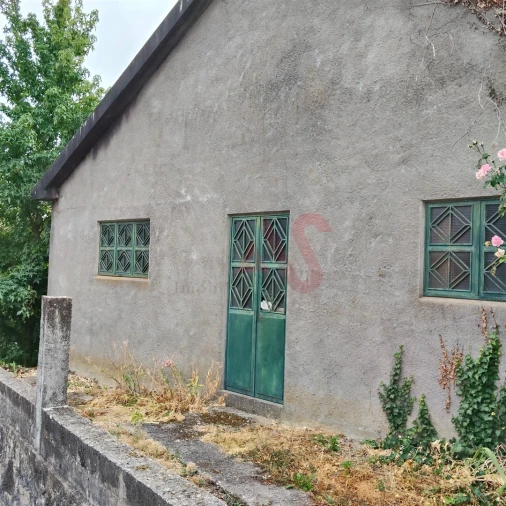 Armazém para Venda em Regadas Foto 3