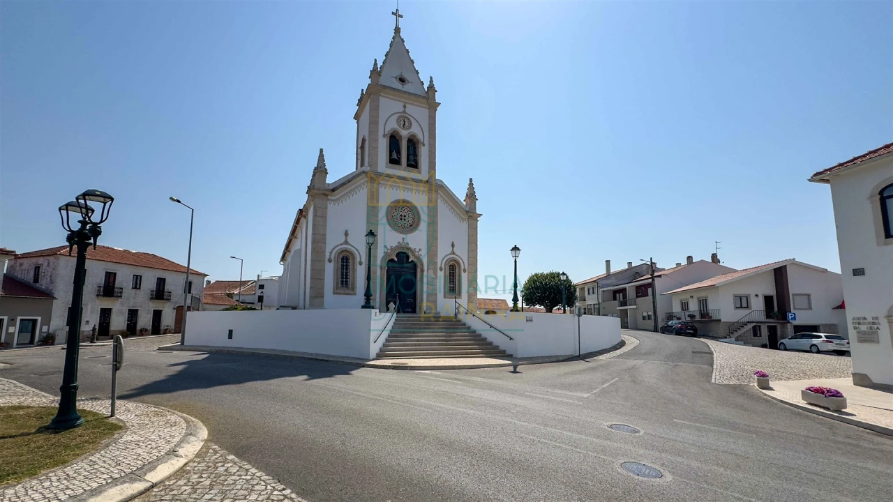 Moradia T2 para Venda em Cela Foto 24