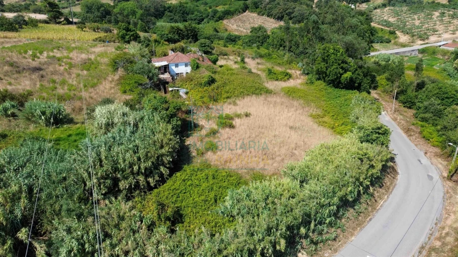 Moradia T2 para Venda em Cela Foto 23