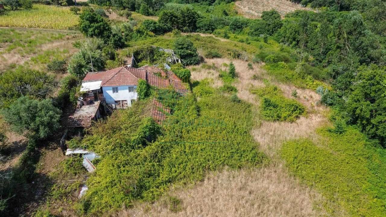 Moradia T2 para Venda em Cela Foto 11