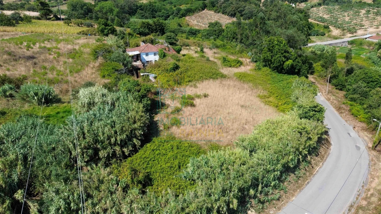 Moradia T2 para Venda em Cela Foto 23