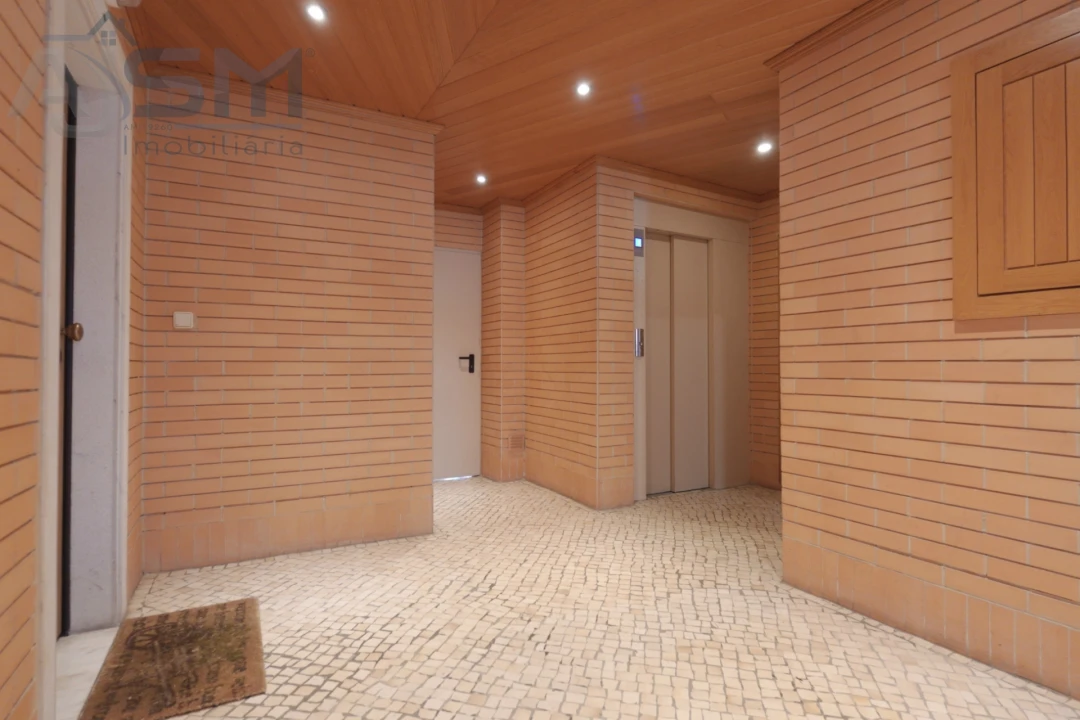 Apartamento T3 para Arrendamento em Porto Salvo Foto 30